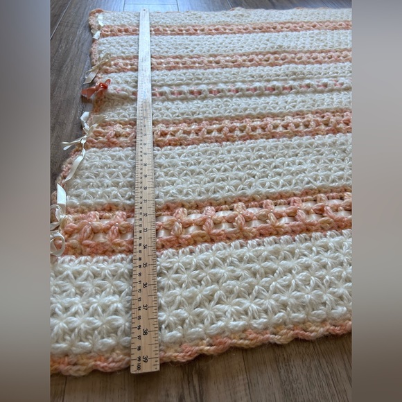 Handmade sweet Cream Peach Crochet baby Blanket ribbon bow pearl beads granny - Picture 8 of 9
